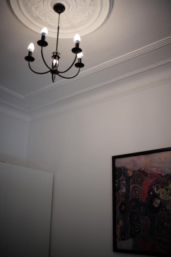 Eixample Apartments - Pova บาร์เซโลนา ภายนอก รูปภาพ