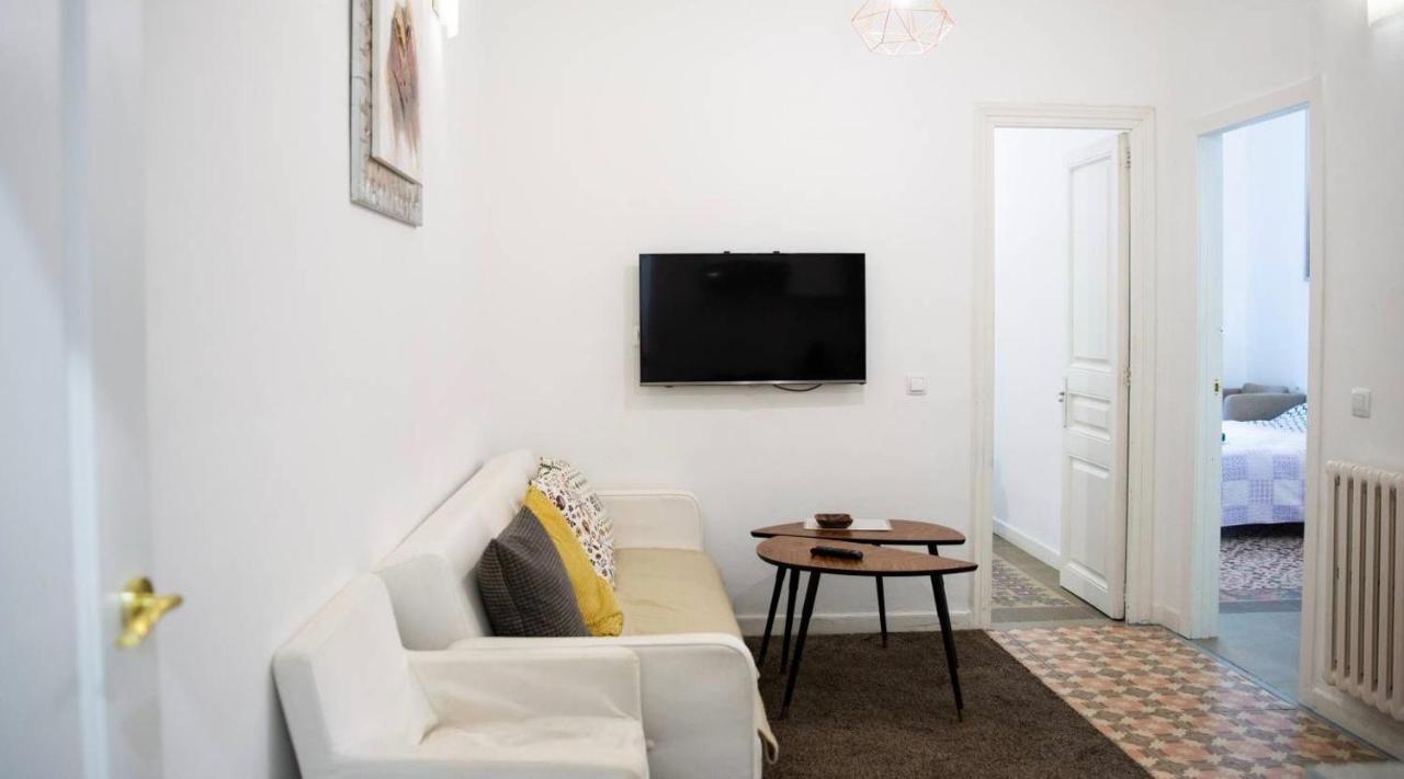 Eixample Apartments - Pova บาร์เซโลนา ภายนอก รูปภาพ