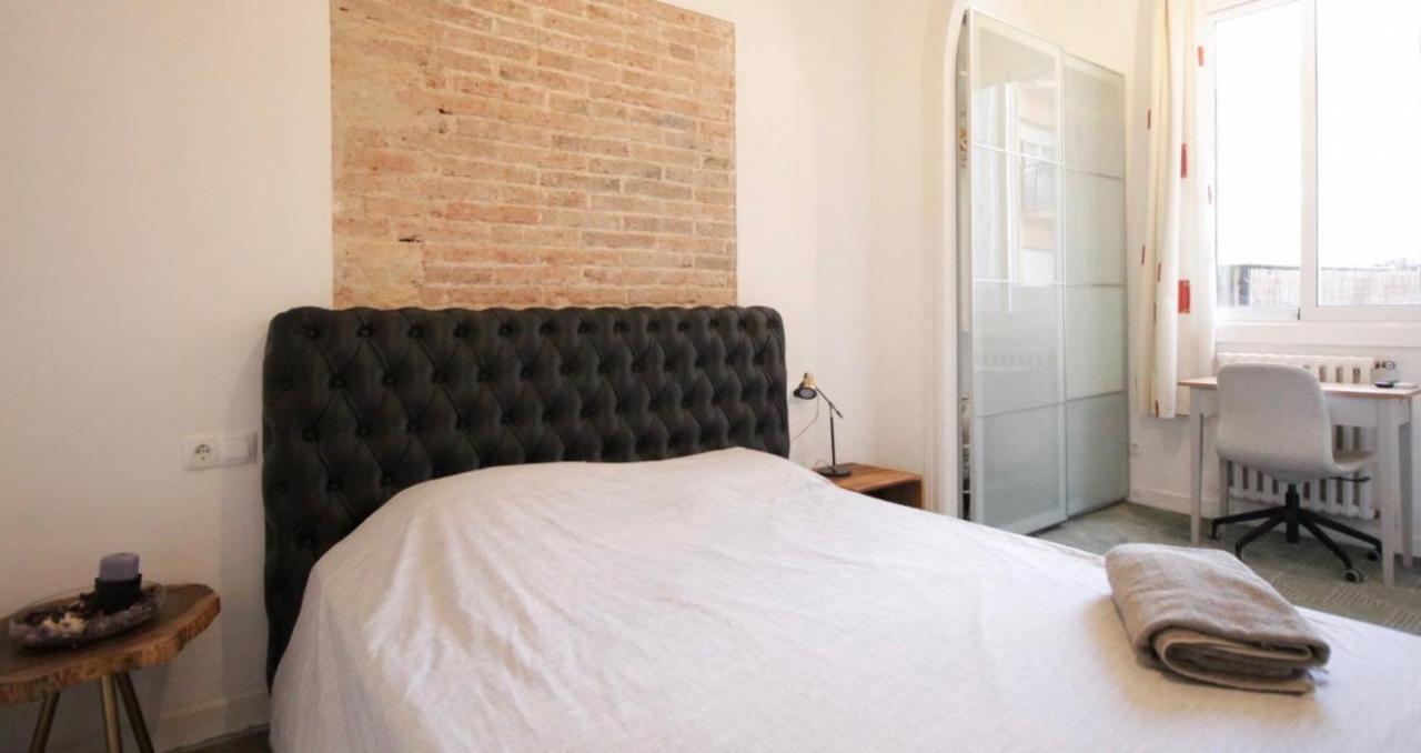 Eixample Apartments - Pova บาร์เซโลนา ภายนอก รูปภาพ