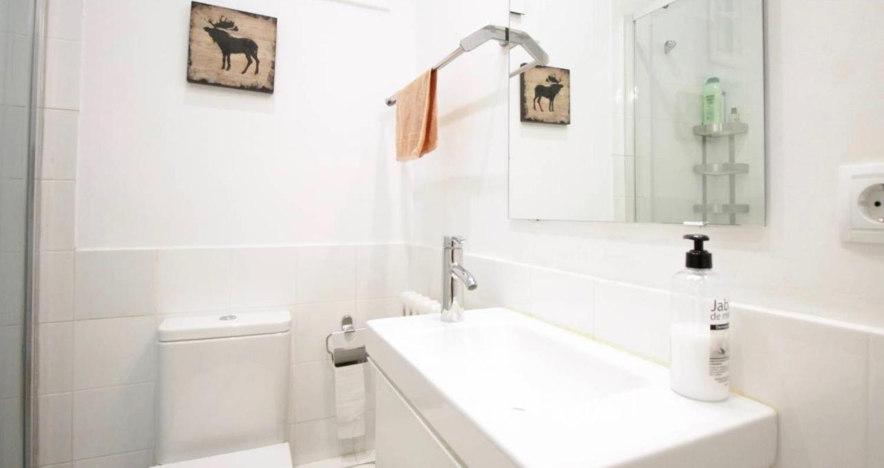 Eixample Apartments - Pova บาร์เซโลนา ภายนอก รูปภาพ