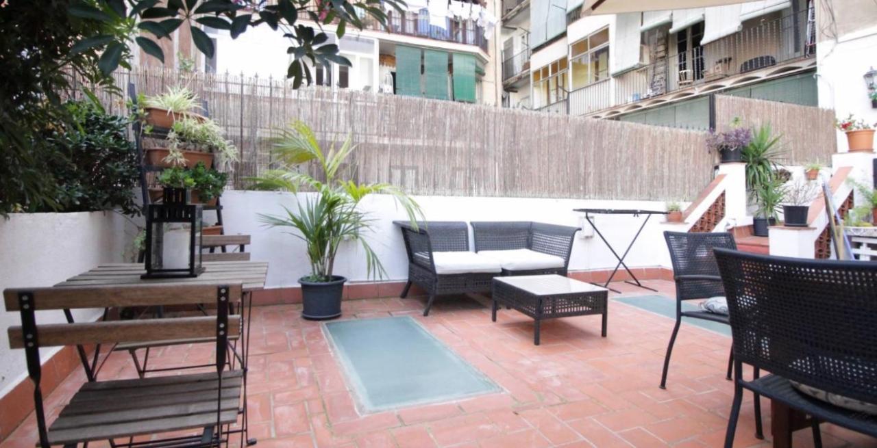 Eixample Apartments - Pova บาร์เซโลนา ภายนอก รูปภาพ