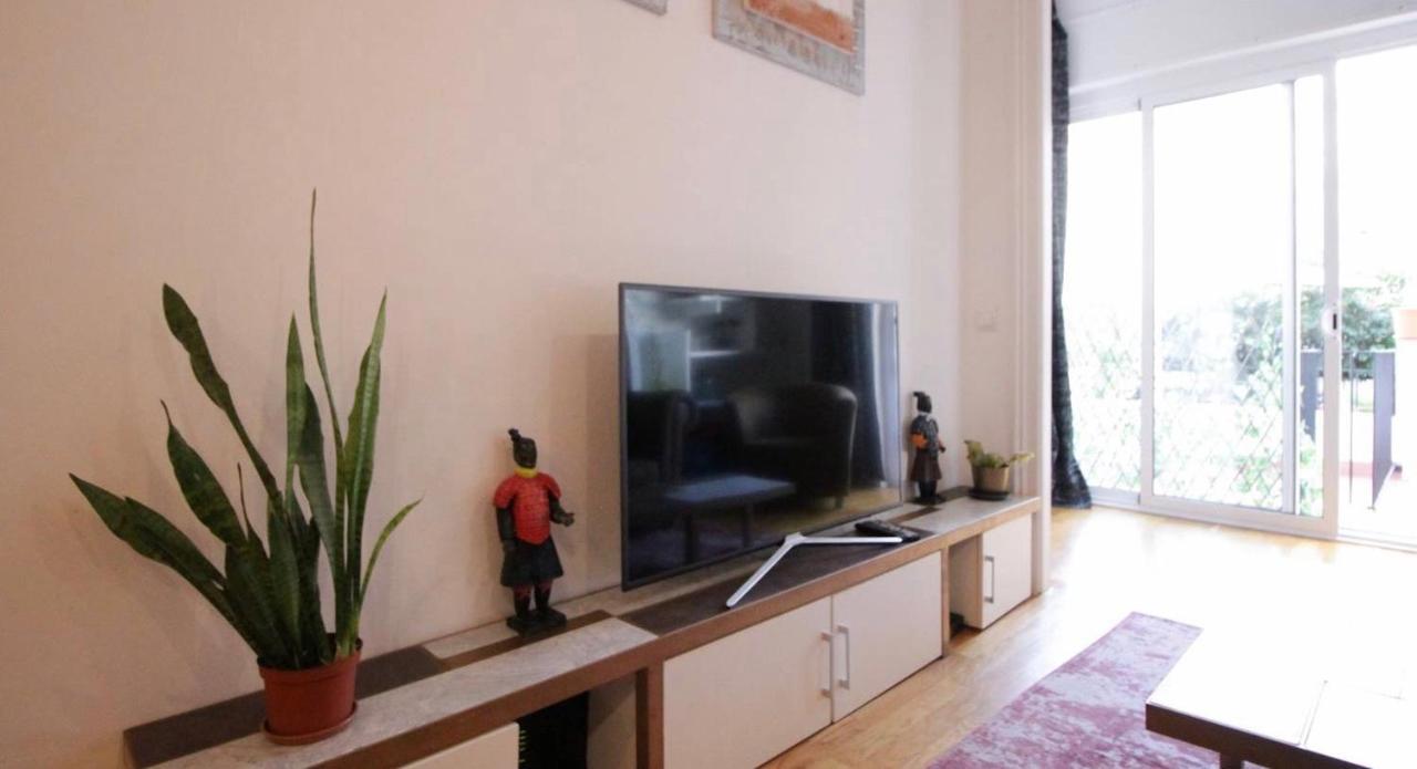 Eixample Apartments - Pova บาร์เซโลนา ภายนอก รูปภาพ